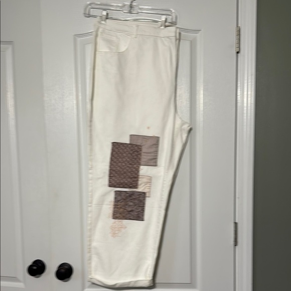 Logo Lori Goldstein White Boyfriend Pants with Patchwork Design Women’s Size 28 - Picture 2 of 4